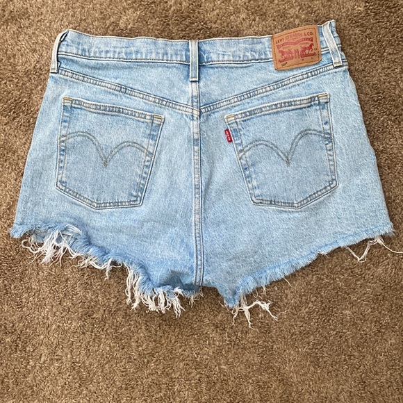 Levi’s 501 cut off shorts - Picture 2 of 8